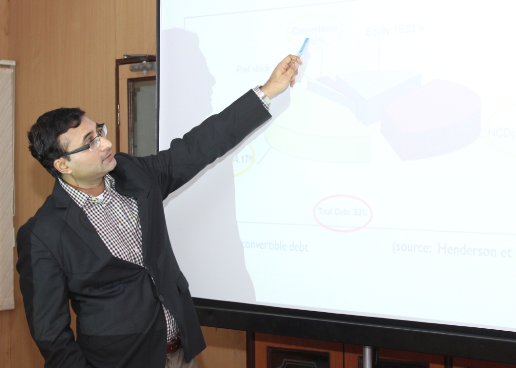 Photos from the Seminar on “Pricing of International 144a Debt: Evidence from the